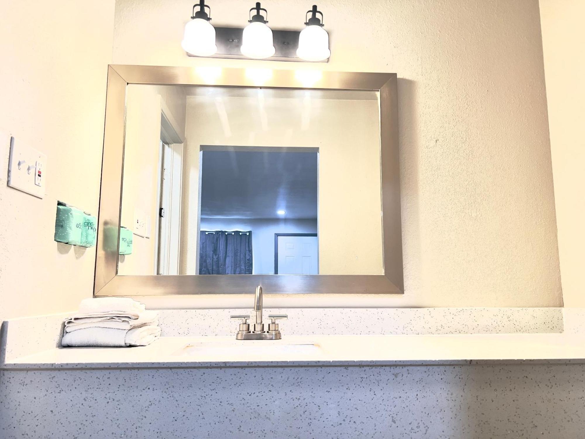 טולסה Economy Inn And Suites מראה חיצוני תמונה
