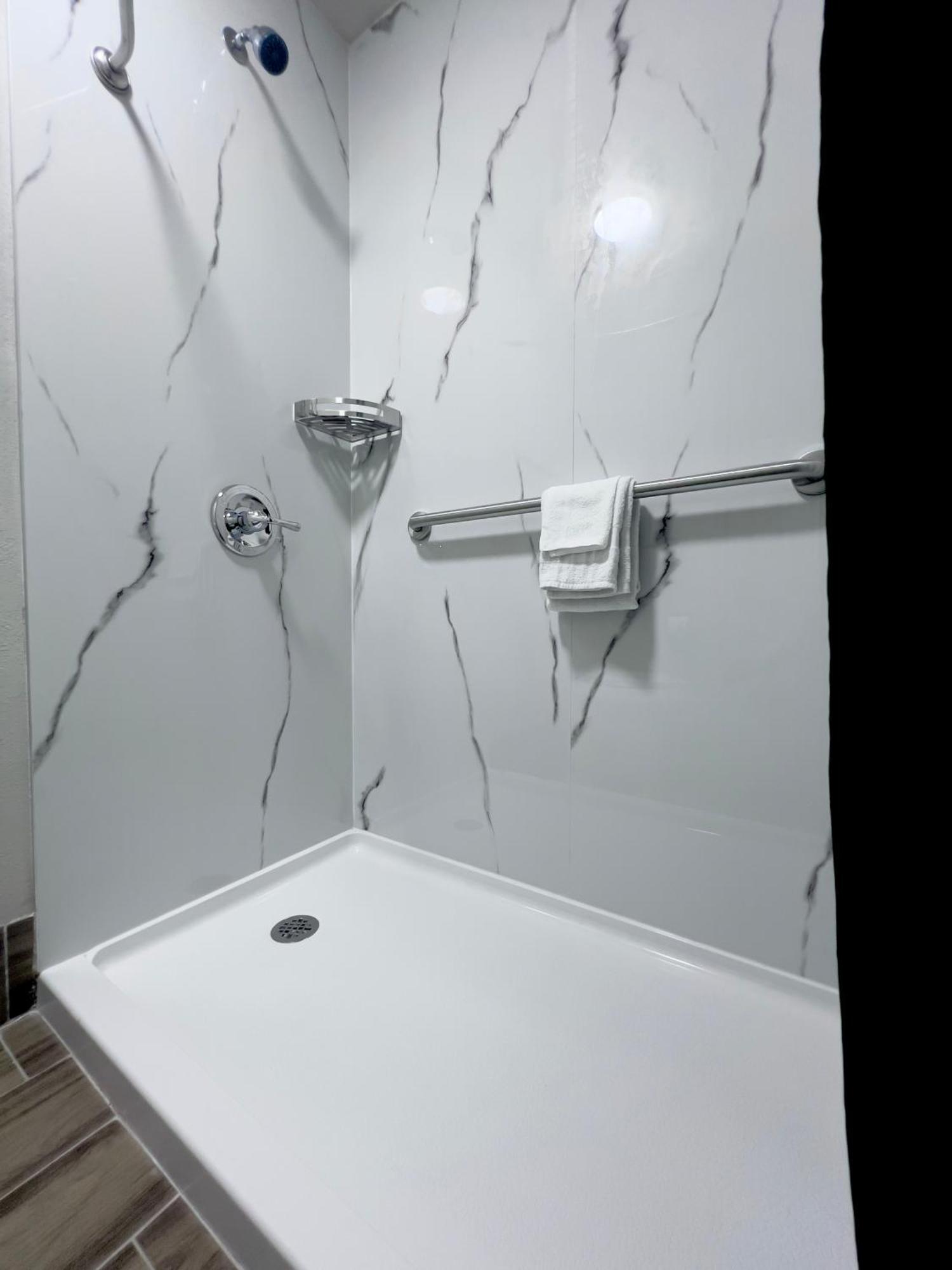 טולסה Economy Inn And Suites מראה חיצוני תמונה